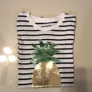 Striped kid t shirt + color changing pineapple